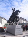 Corwen\'s_new_statue_of_Owain_Glyndwr_-_geograph.org.uk_-_628404.jpg
